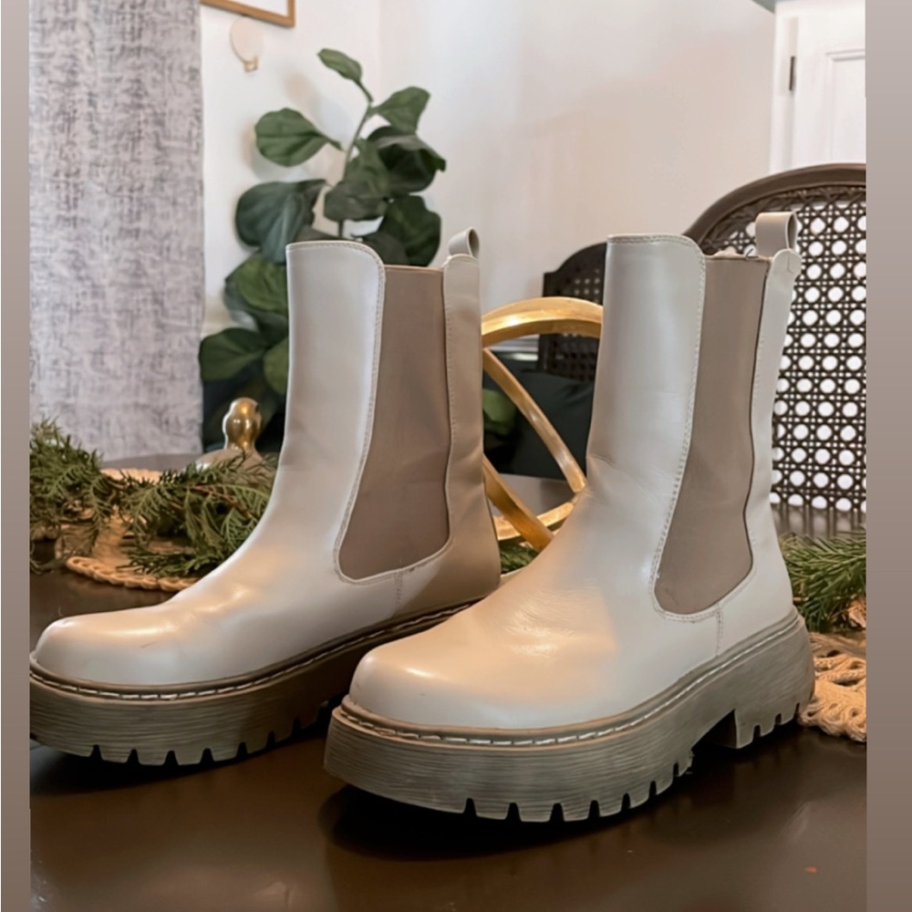 European Lug Boots in Blonde